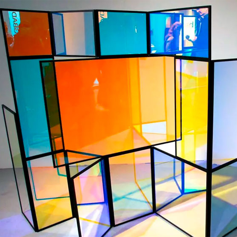 Plexiglass Maroc avec panneaux transparents colorés pour décoration et aménagement intérieur