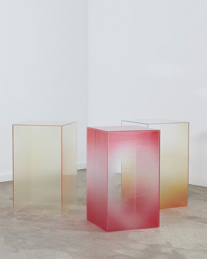 Plexiglass Maroc avec présentoirs transparents et colorés en PMMA pour exposition et décoration